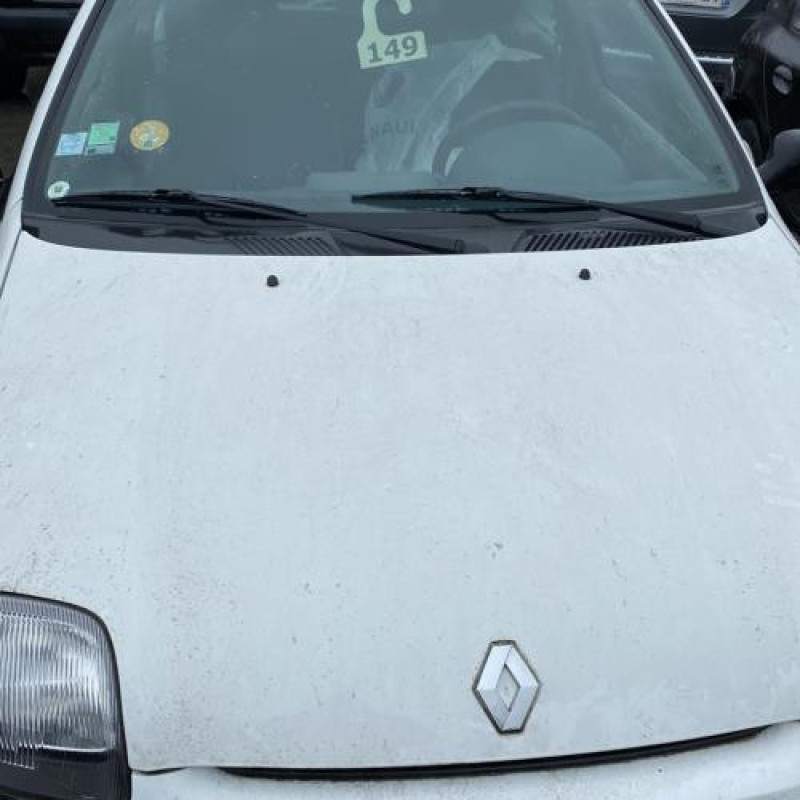 Calandre RENAULT CLIO 2 Photo n°11