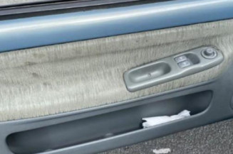Poignee porte avant gauche RENAULT TWINGO 1