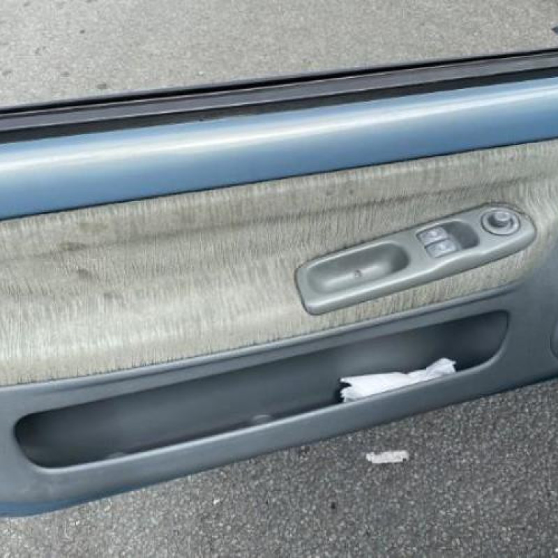 Poignee porte avant gauche RENAULT TWINGO 1 Photo n°11