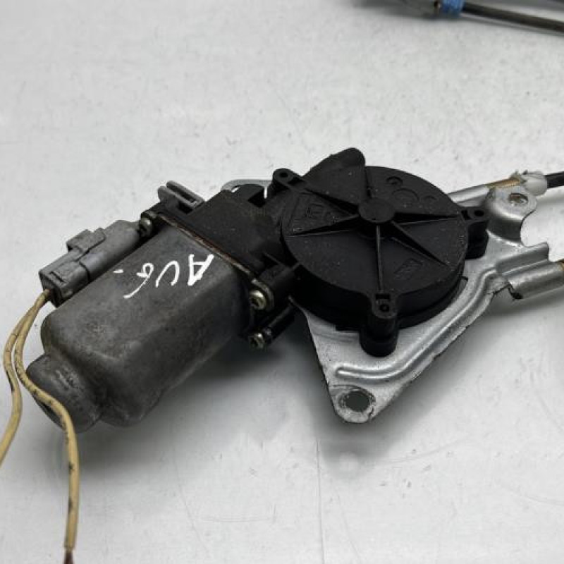Leve vitre electrique avant gauche CITROEN SAXO Photo n°4