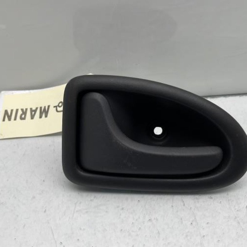 Poignee interieur arriere gauche RENAULT CLIO 2 CAMPUS Photo n°1