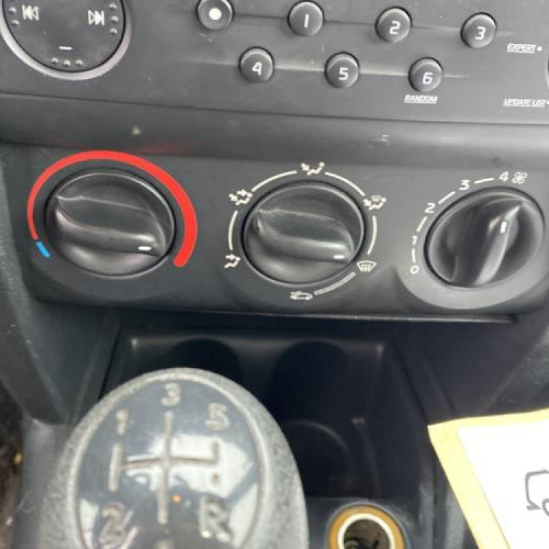 Poignee interieur arriere gauche RENAULT CLIO 2 CAMPUS Photo n°12