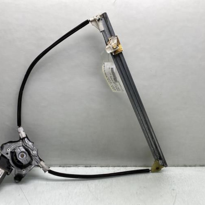 Leve vitre electrique avant droit RENAULT CLIO 2 Photo n°1