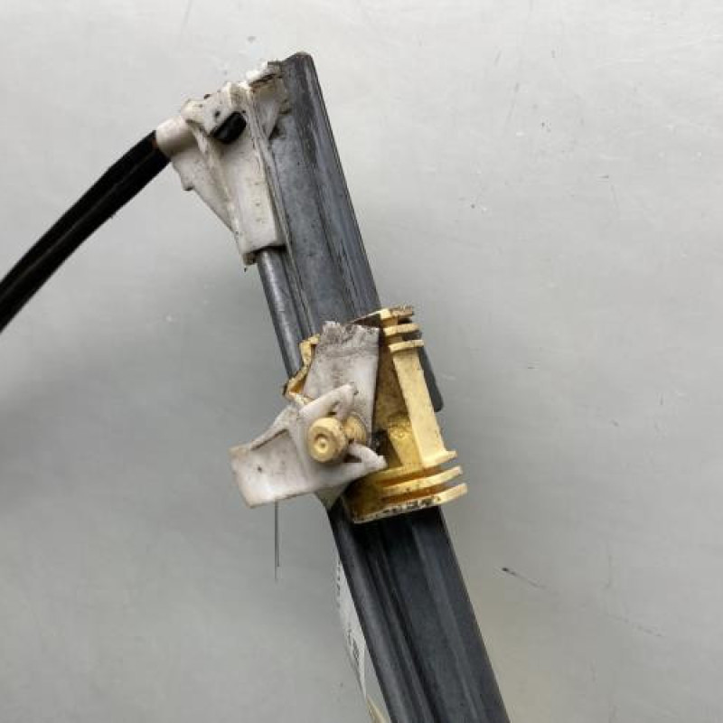 Leve vitre electrique avant droit RENAULT CLIO 2 Photo n°2