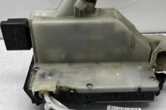 Serrure avant gauche PEUGEOT 208 1