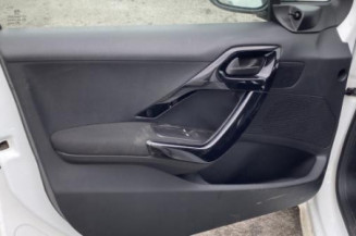 Pivot de moyeu avant gauche PEUGEOT 208 1