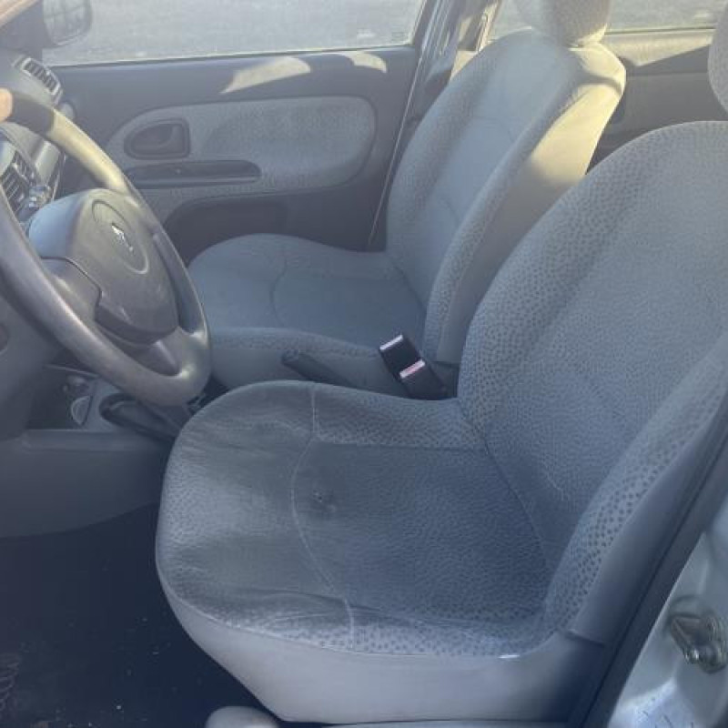 Moteur essuie glace arriere RENAULT CLIO 2 Photo n°15