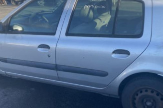Pivot de moyeu avant gauche RENAULT CLIO 2