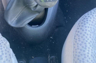 Pivot de moyeu avant gauche RENAULT CLIO 2
