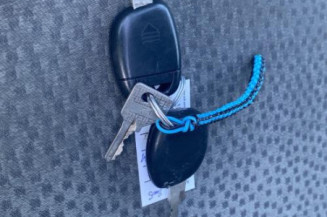 Pivot de moyeu avant gauche RENAULT CLIO 2