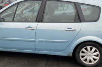 Feu arriere stop central RENAULT GRAND SCENIC 2