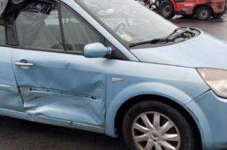 Feu arriere stop central RENAULT GRAND SCENIC 2