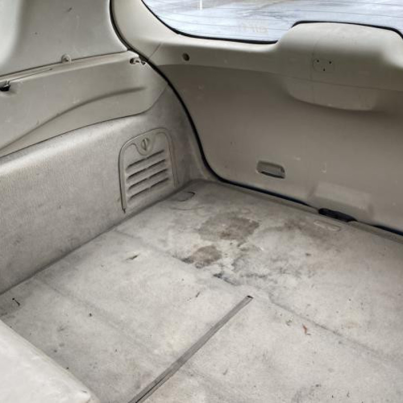 Feu arriere stop central RENAULT GRAND SCENIC 2 Photo n°18