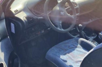 Vitre avant droit PEUGEOT 206