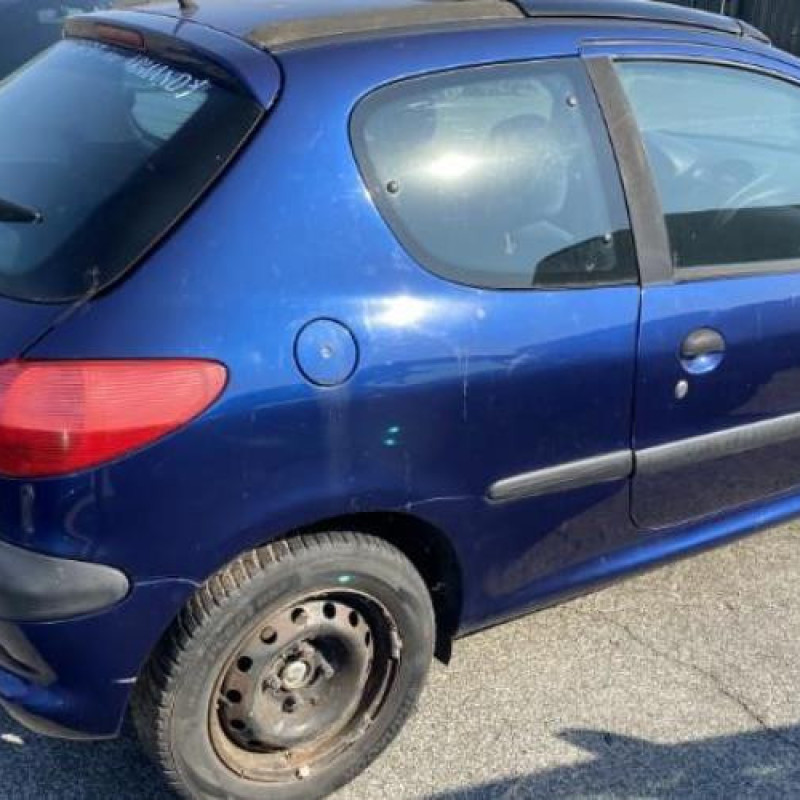 Vitre avant droit PEUGEOT 206 Photo n°17