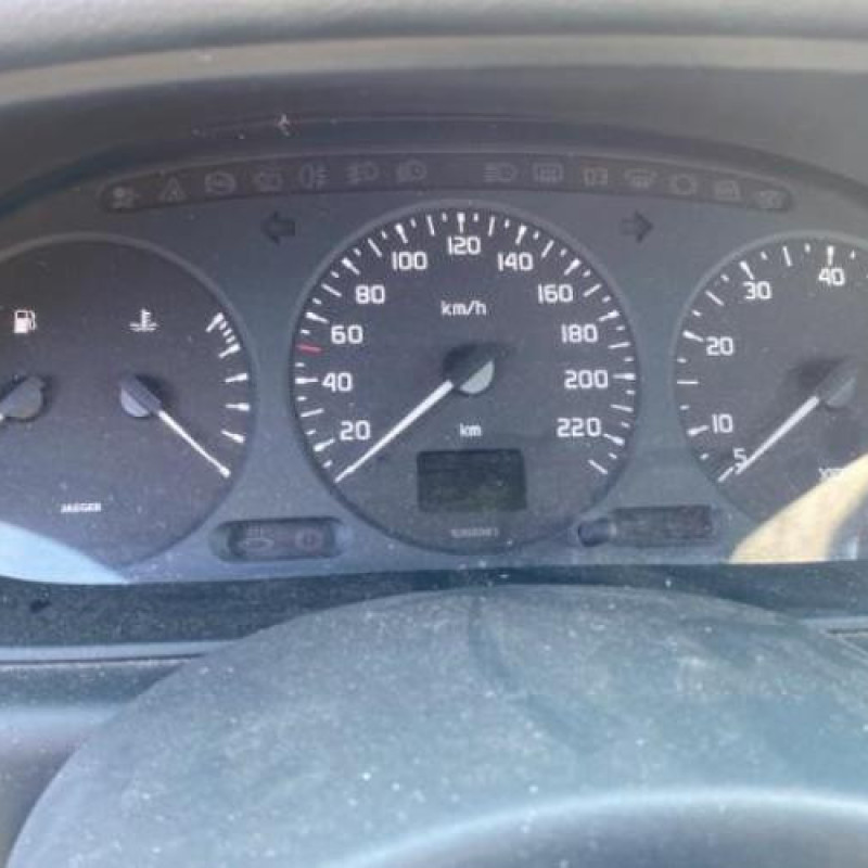 Charniere de capot RENAULT MEGANE 1 Photo n°10