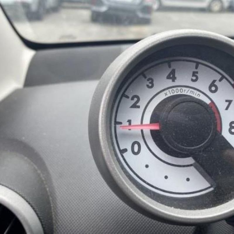 Retroviseur droit PEUGEOT 107 Photo n°9