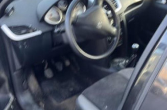 Pretensionneur de ceinture avant droit PEUGEOT 207