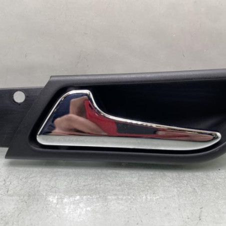 Poignee interieur arriere gauche MERCEDES CLASSE B 245 Photo n°1