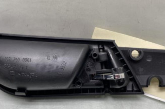 Poignee interieur arriere gauche MERCEDES CLASSE B 245