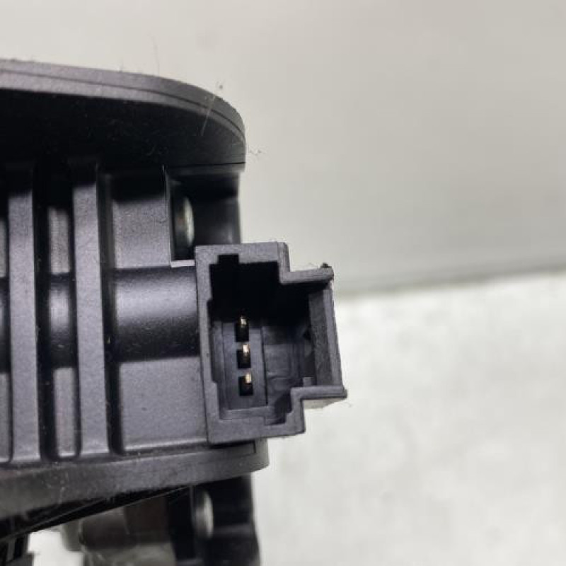 Moteur essuie glace arriere PEUGEOT 206 Photo n°3
