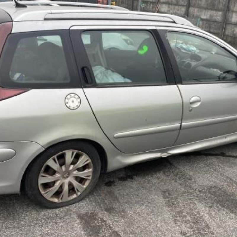 Moteur essuie glace arriere PEUGEOT 206 Photo n°18