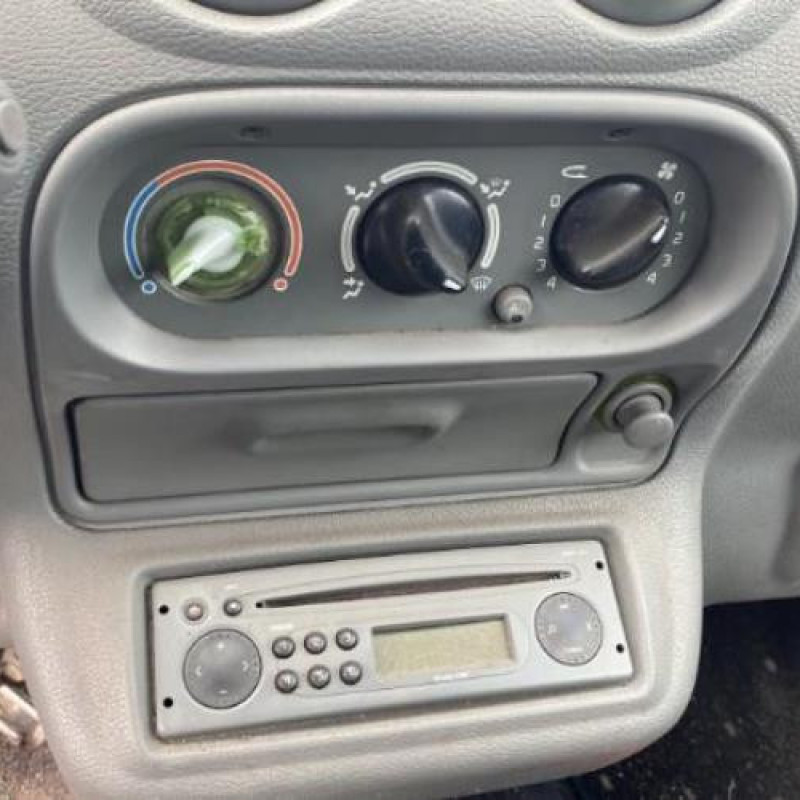 Poignee porte avant gauche RENAULT TWINGO 1 Photo n°9