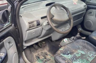 Poignee porte avant gauche RENAULT TWINGO 1