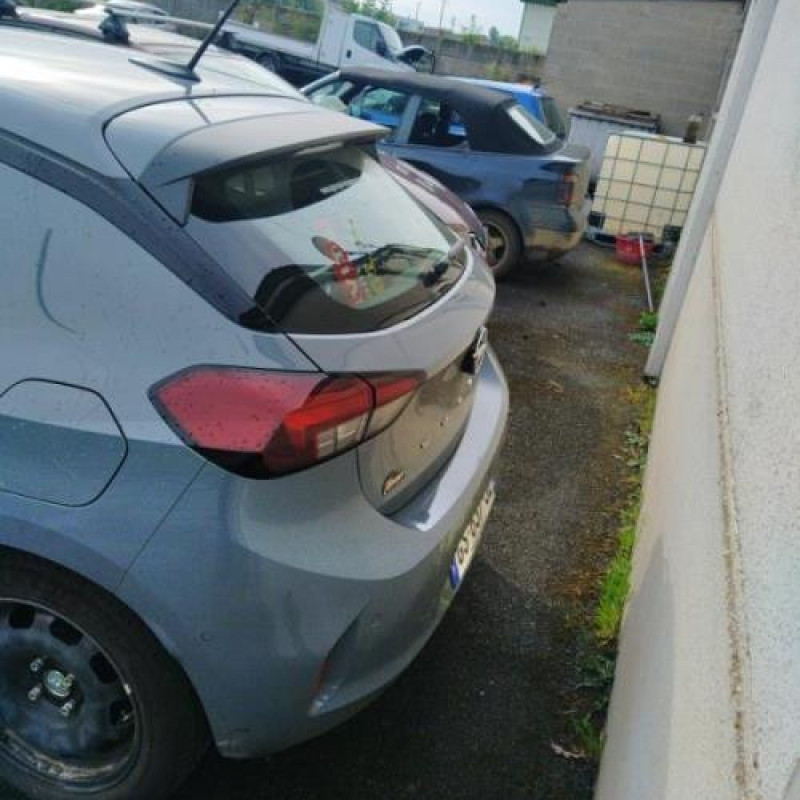 Antenne OPEL CORSA F Photo n°10