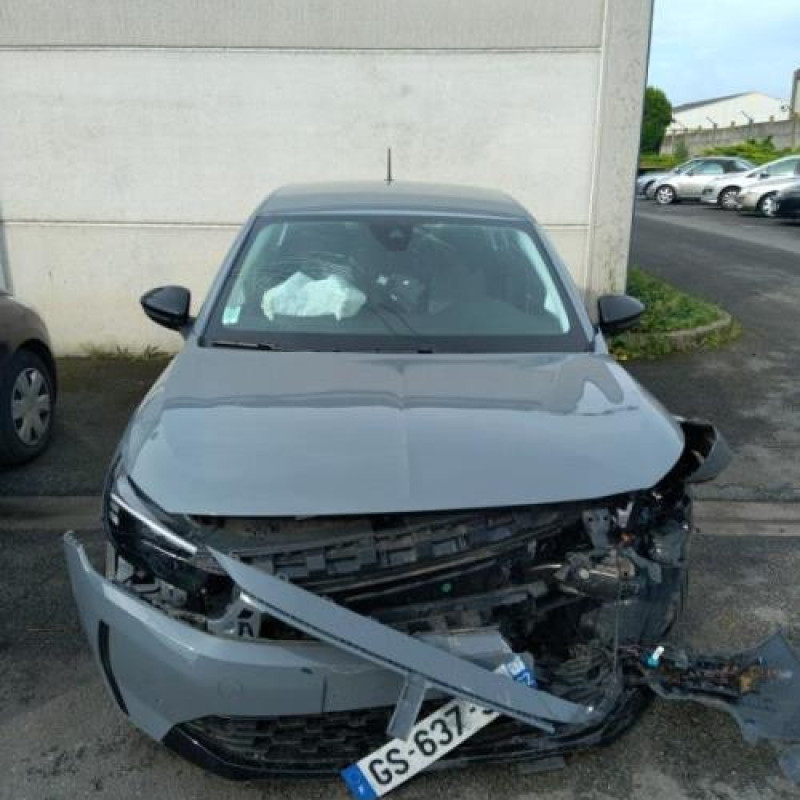 Feu arriere stop central OPEL CORSA F Photo n°12