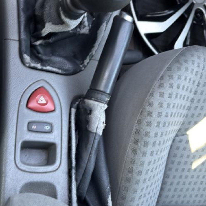 Bouton de warning RENAULT LAGUNA 2 Photo n°16