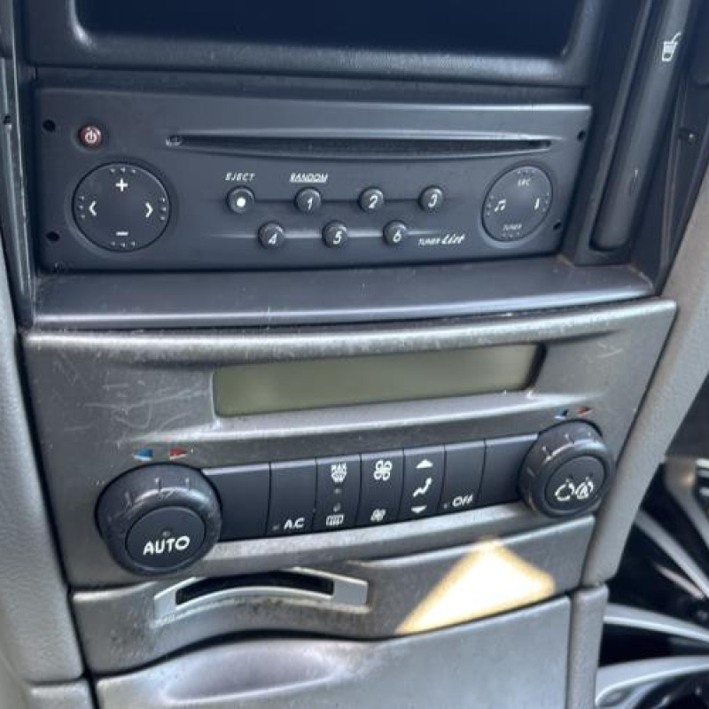 Bouton de warning RENAULT LAGUNA 2 Photo n°17