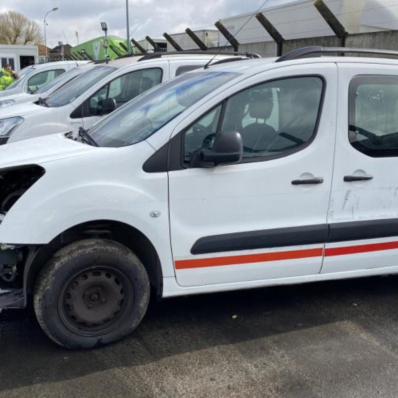 Antenne PEUGEOT PARTNER 2 Photo n°10