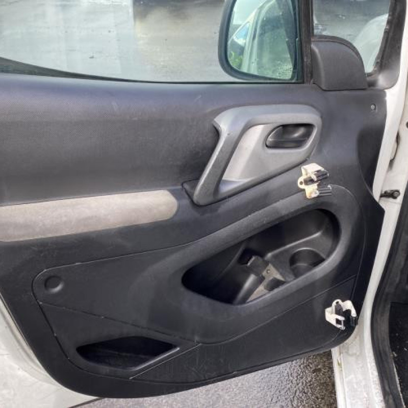 Antenne PEUGEOT PARTNER 2 Photo n°13