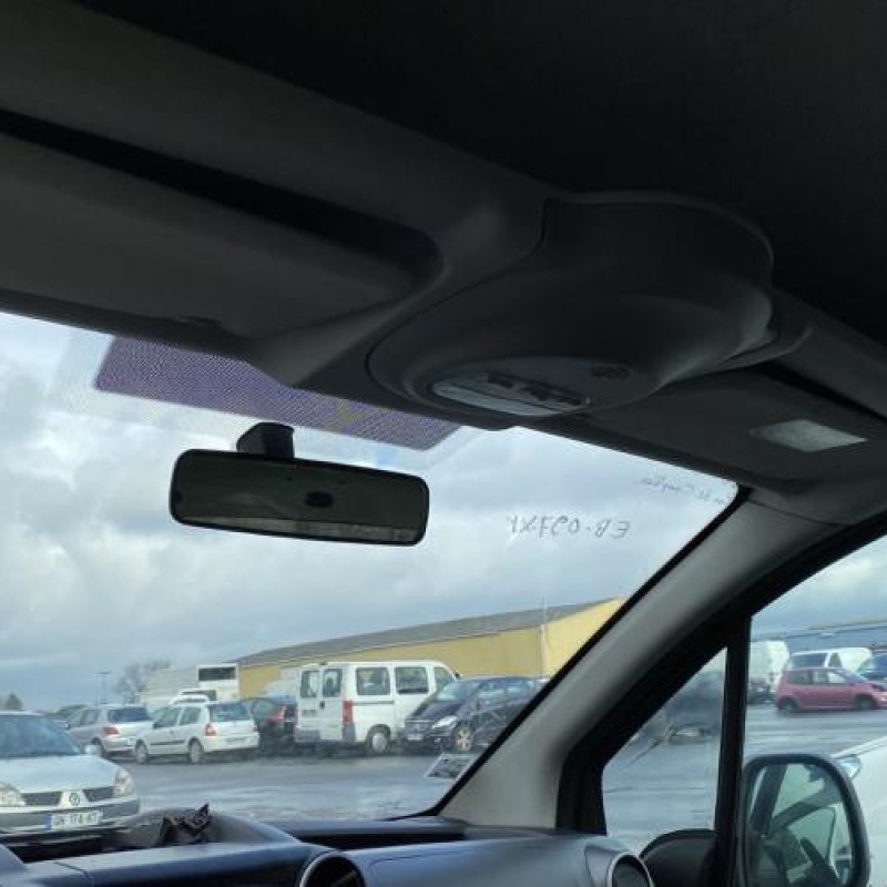 Antenne PEUGEOT PARTNER 2 Photo n°17