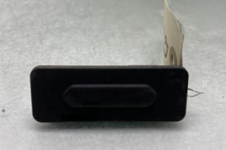 Bouton de coffre RENAULT CLIO 5 Photo n°1