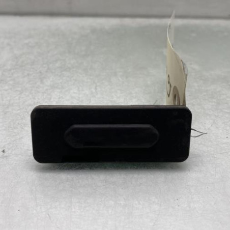 Bouton de coffre RENAULT CLIO 5 Photo n°1