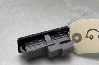 Bouton de coffre RENAULT CLIO 5