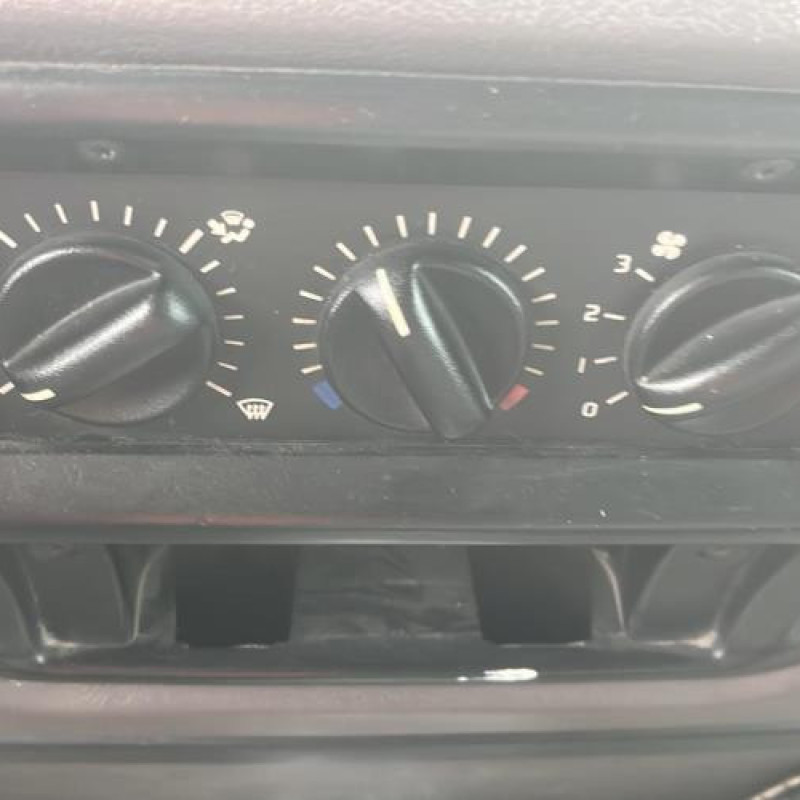 Custode avant droit (porte) RENAULT MASTER 2 Photo n°9