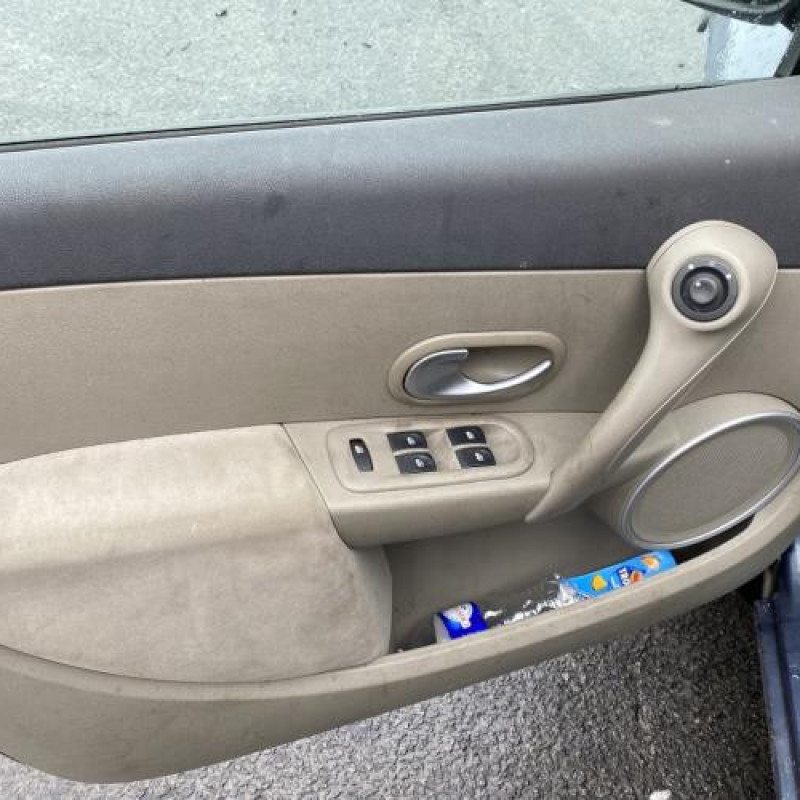 Boitier air bag RENAULT CLIO 3 Photo n°13