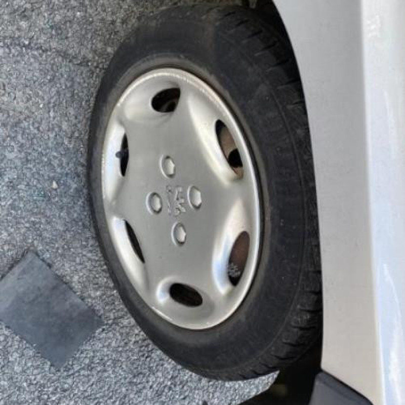 Bouton de warning PEUGEOT 106 Photo n°6