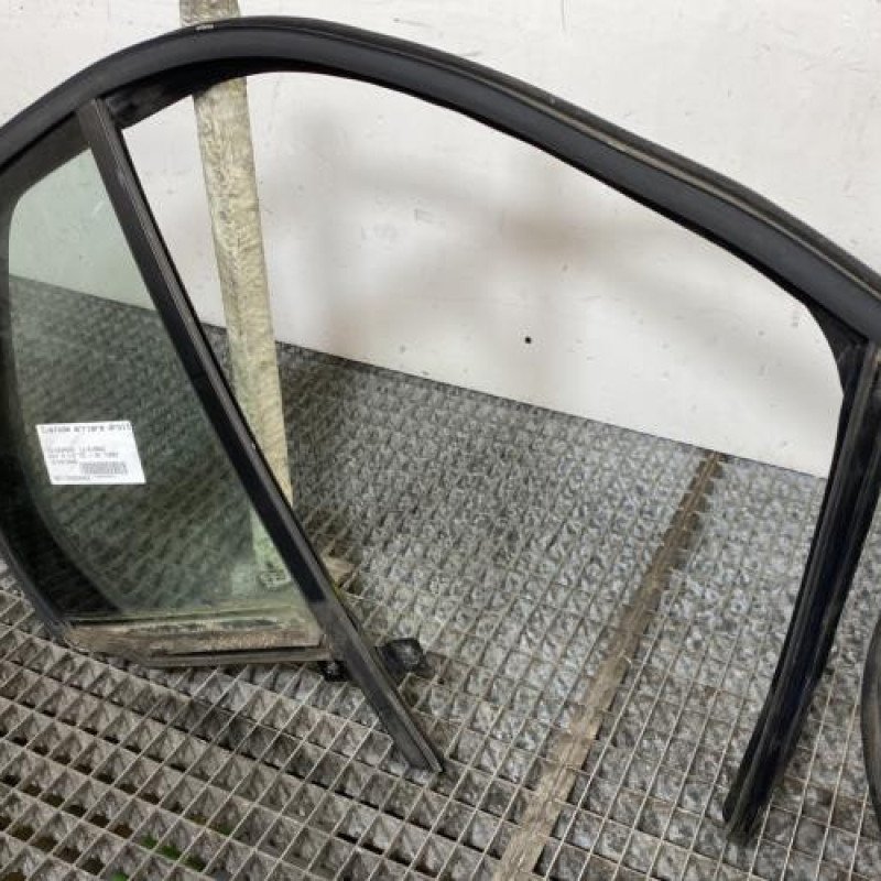 Custode arriere droit (porte) VOLKSWAGEN GOLF 5 Photo n°3