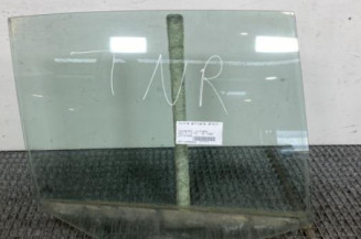 Vitre arriere droit VOLKSWAGEN GOLF 5 Photo n°1