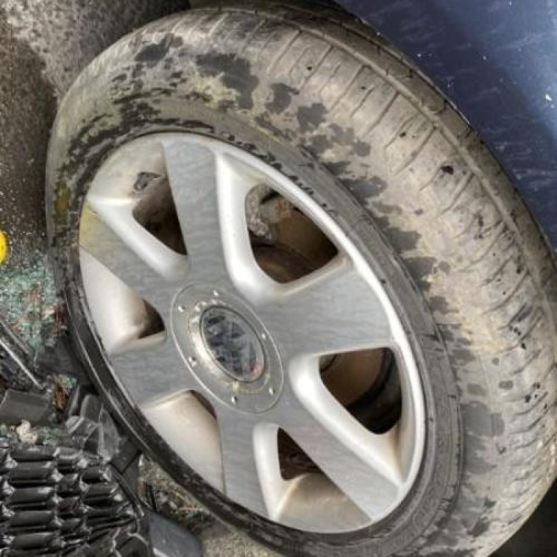 Vitre arriere droit VOLKSWAGEN GOLF 5 Photo n°17