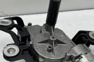 Moteur essuie glace arriere VOLKSWAGEN GOLF 5