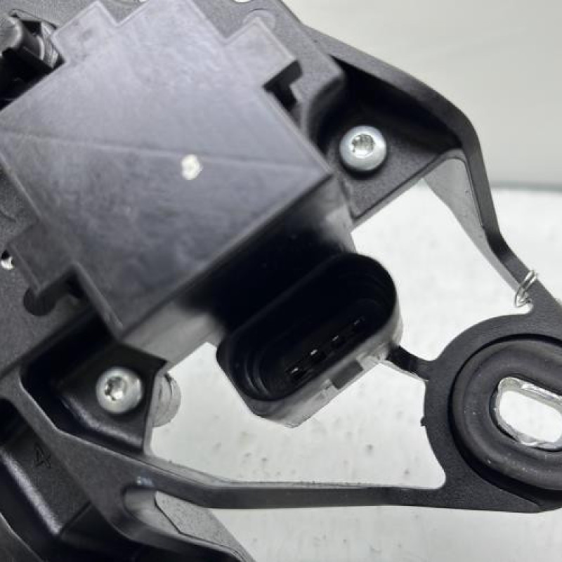 Moteur essuie glace arriere VOLKSWAGEN GOLF 5 Photo n°5
