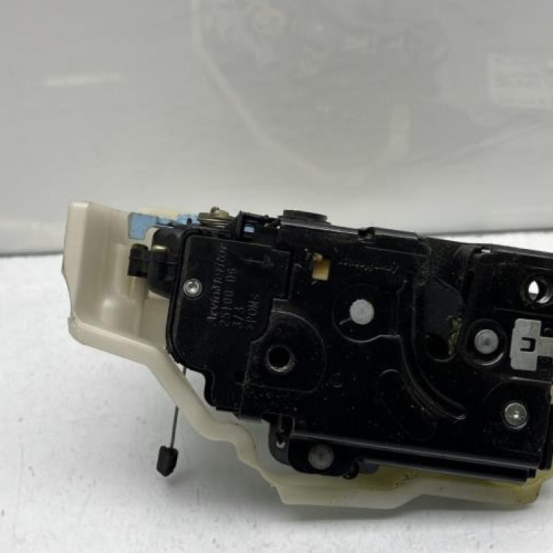 Serrure arriere gauche VOLKSWAGEN GOLF 5 Photo n°4