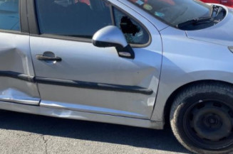 Pivot de moyeu avant gauche PEUGEOT 207