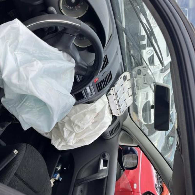 Poignee porte avant droit VOLKSWAGEN POLO 3 Photo n°15