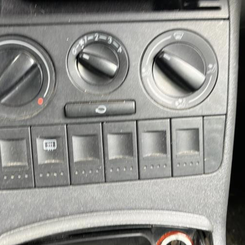 Leve vitre electrique avant gauche VOLKSWAGEN POLO 3 Photo n°4